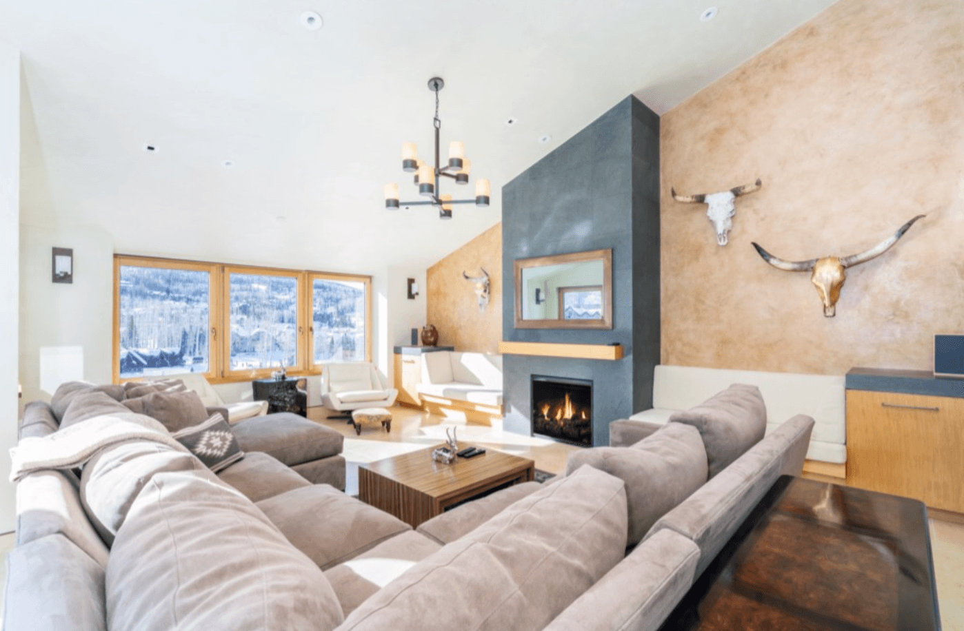 Penthouse at The Peaks, photo 1
