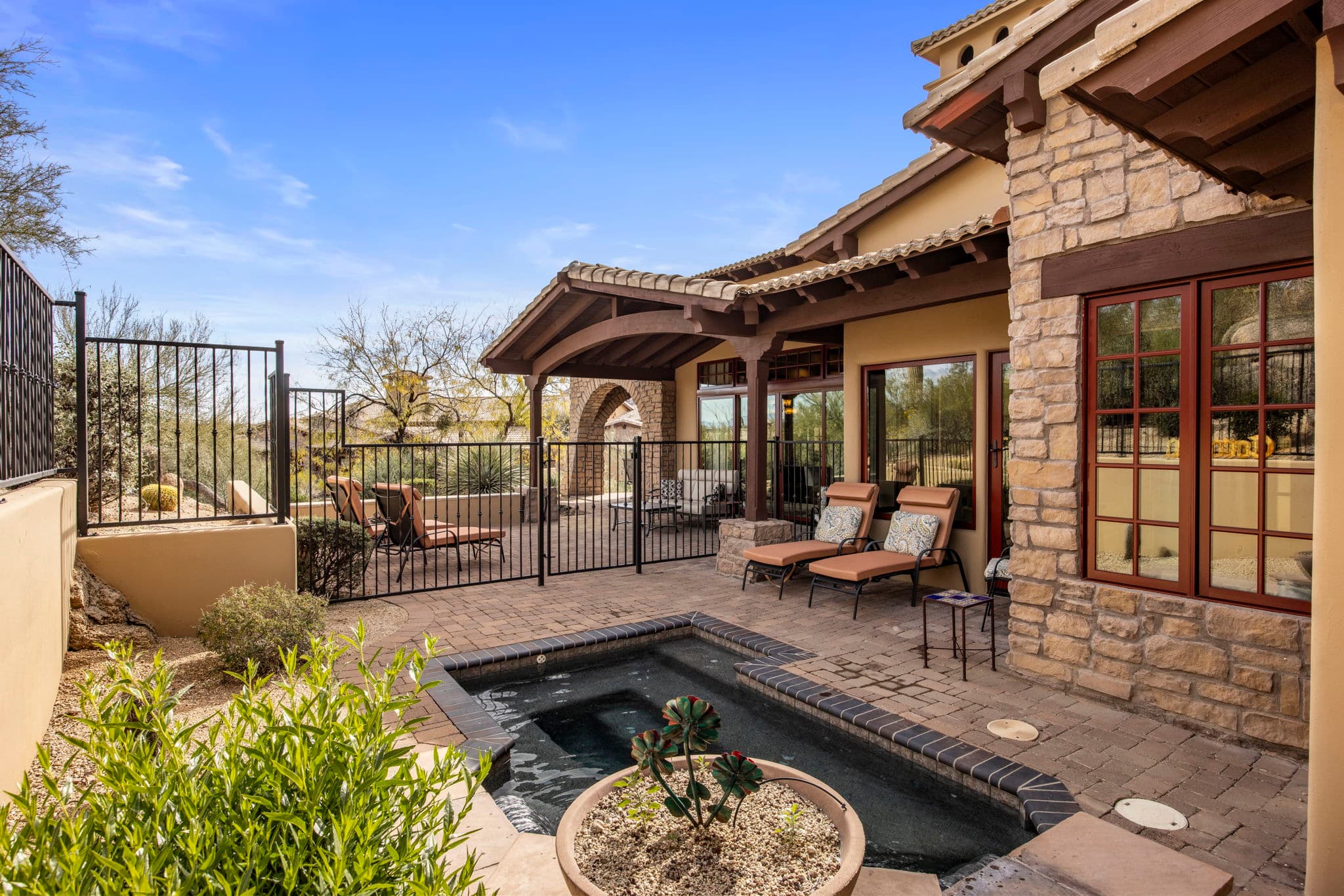 The Complete Guide to Full vs. Fractional Ownership