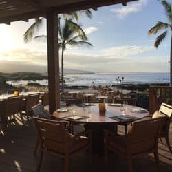 Hokuliʻa’s Pavilion Restaurant & Bar